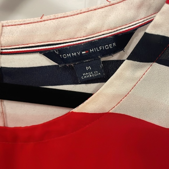 Tommy Hilfiger - Picture 2 of 5